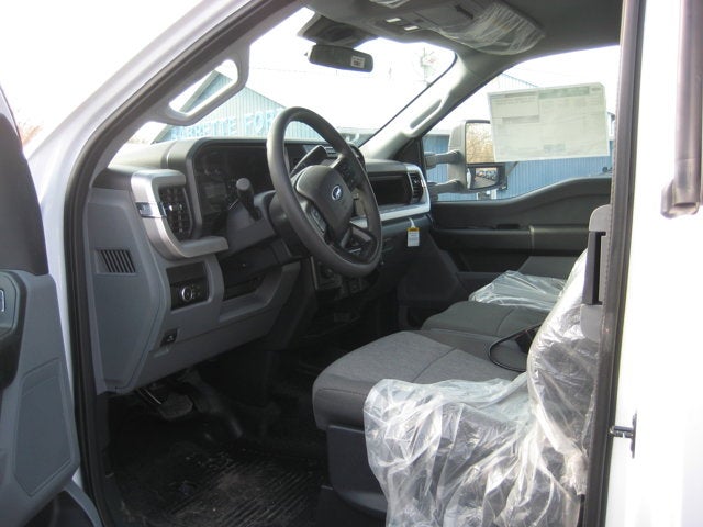 2026 Ford Super Duty F-550 DRW XL